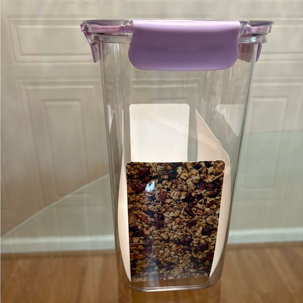 New Tahari Food Storage Container, 16.9-Cup Stackable Space Saving Snap Lid - Picture 6 of 7